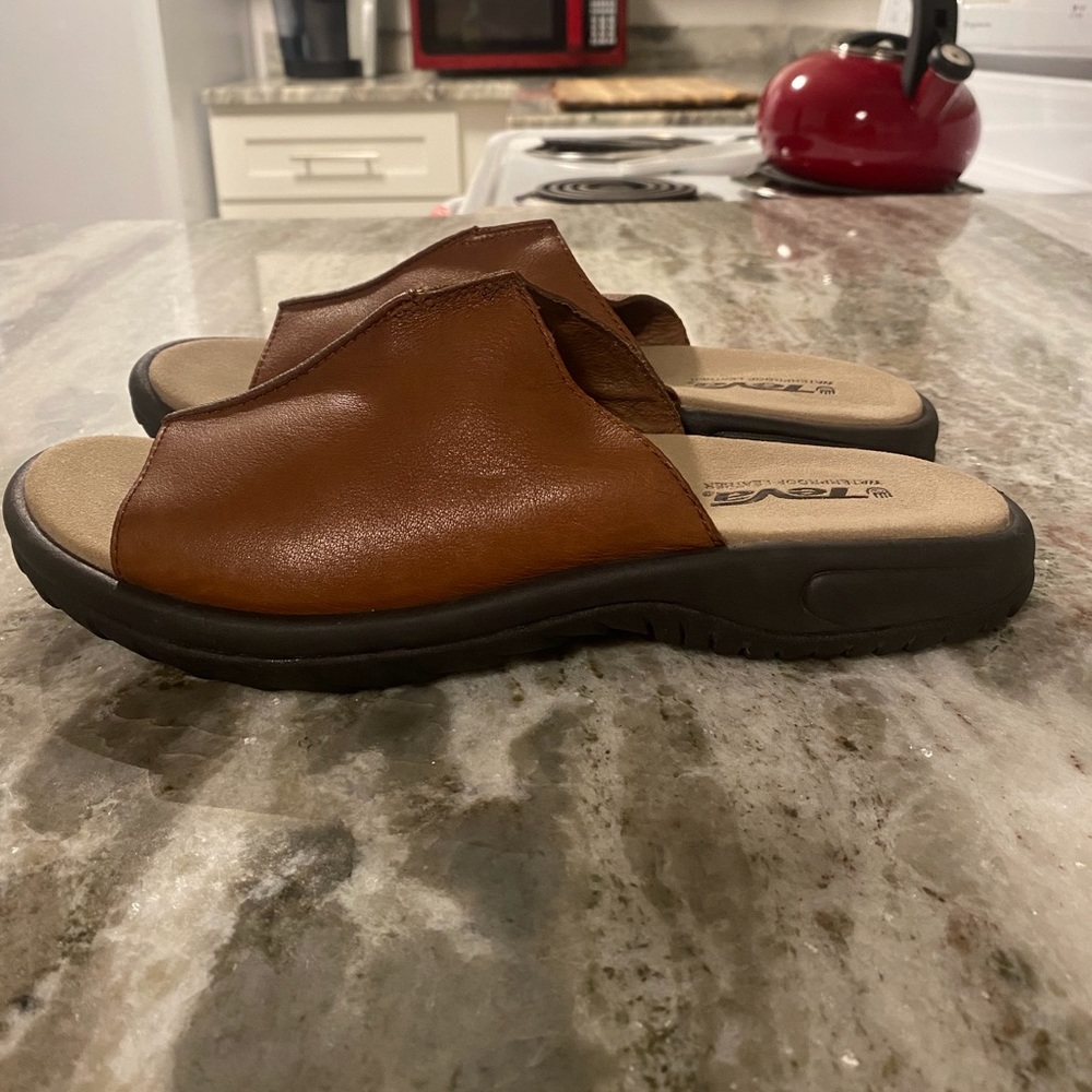 Teva Waterproof Leather Sandals size 7 Amalie